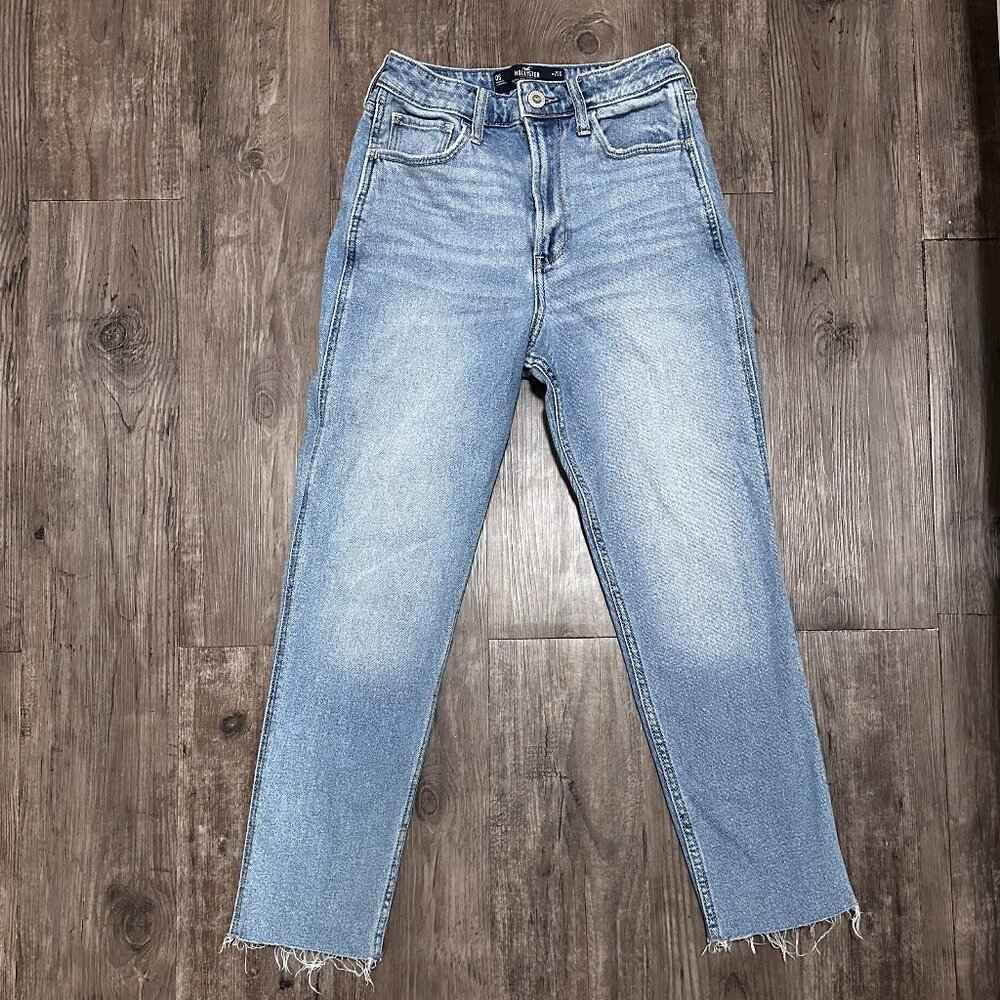 Hollister Ultra High Rise Mom Jean Size 0Small